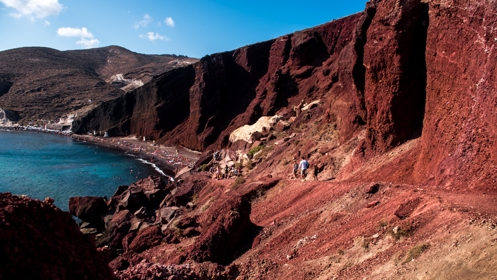 czerwona-plaza-santorini-1-2