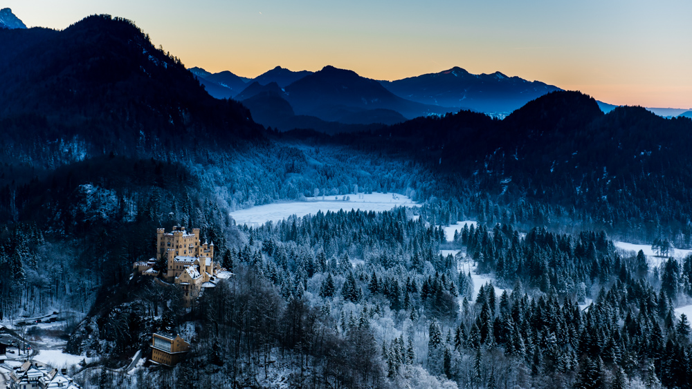 zamek-w-niemczech-neuschwanstein-10