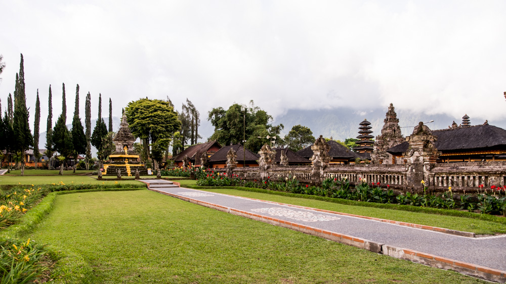 Swiatynia -Pura Ulun Danu Buyan-1