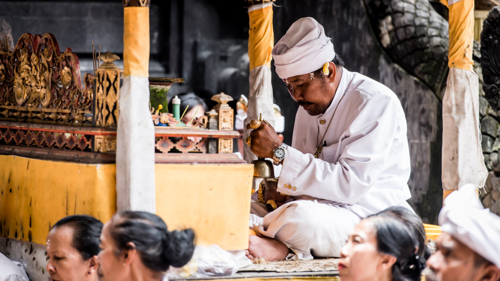 Najpiekniejsze swiatynie Bali Pura Goa Lawah-34