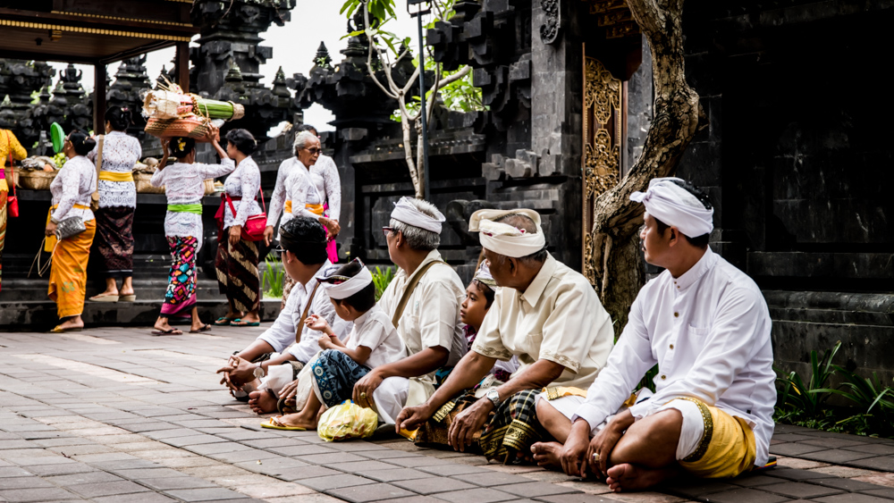 Najpiekniejsze swiatynie Bali Pura Goa Lawah-9