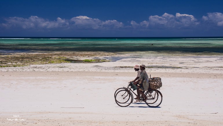 chilling on zanzibar 02