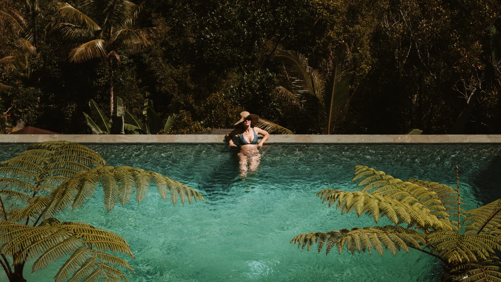 Hotel z pieknym hotelem w Munduk