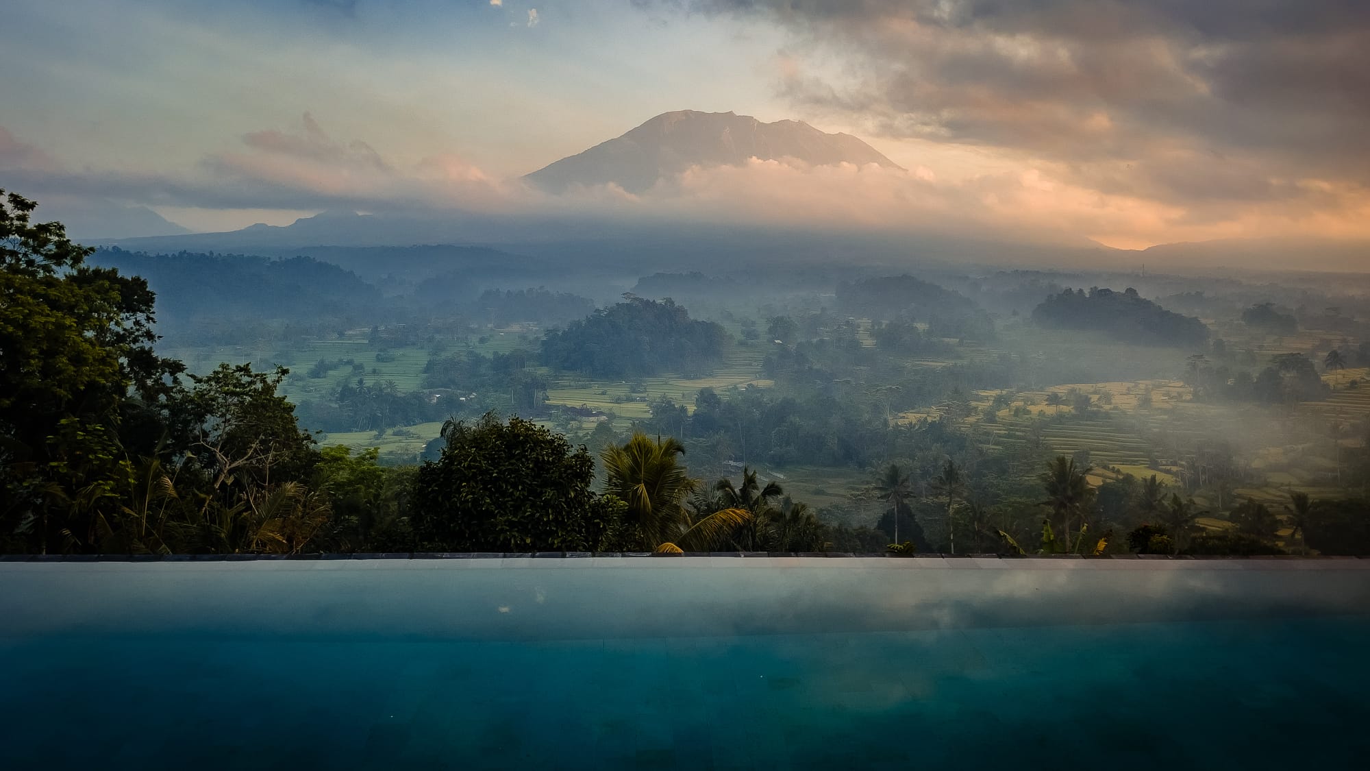 Basen z widokiem w Sideman